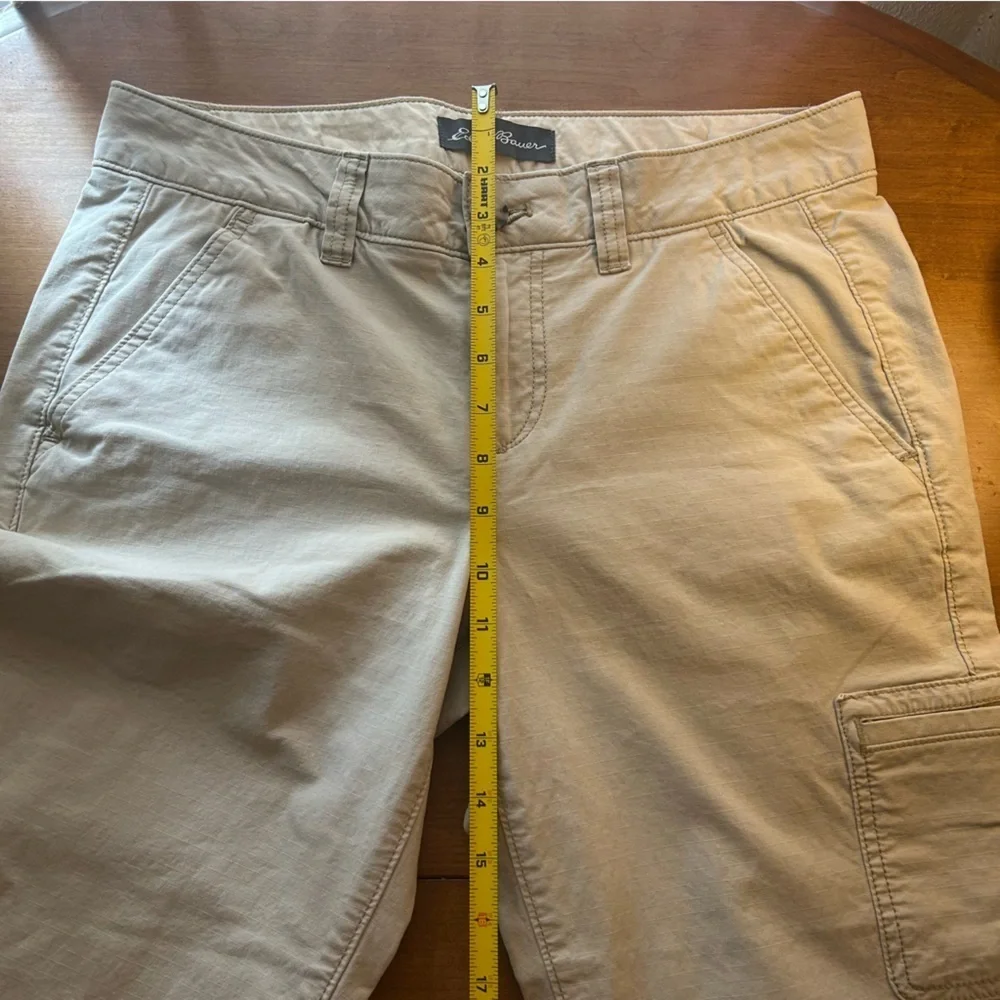 Eddie Bauer Women’s Tan Cropped Capri Cargo Pants Size 6